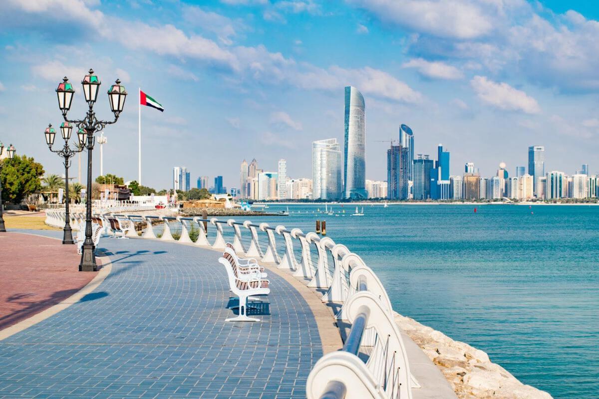 Corniche Street - Extremely Unique Room Abu Dhabi Eksteriør billede