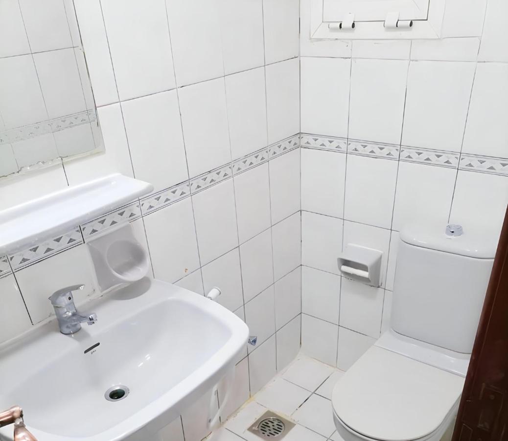 Corniche Street - Extremely Unique Room Abu Dhabi Eksteriør billede