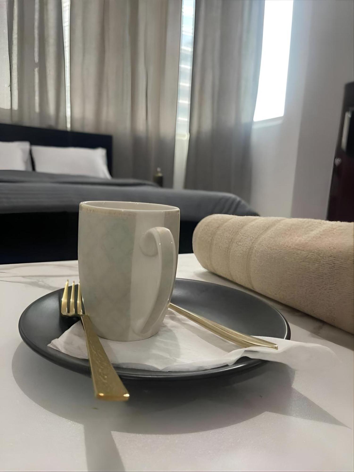 Corniche Street - Extremely Unique Room Abu Dhabi Eksteriør billede
