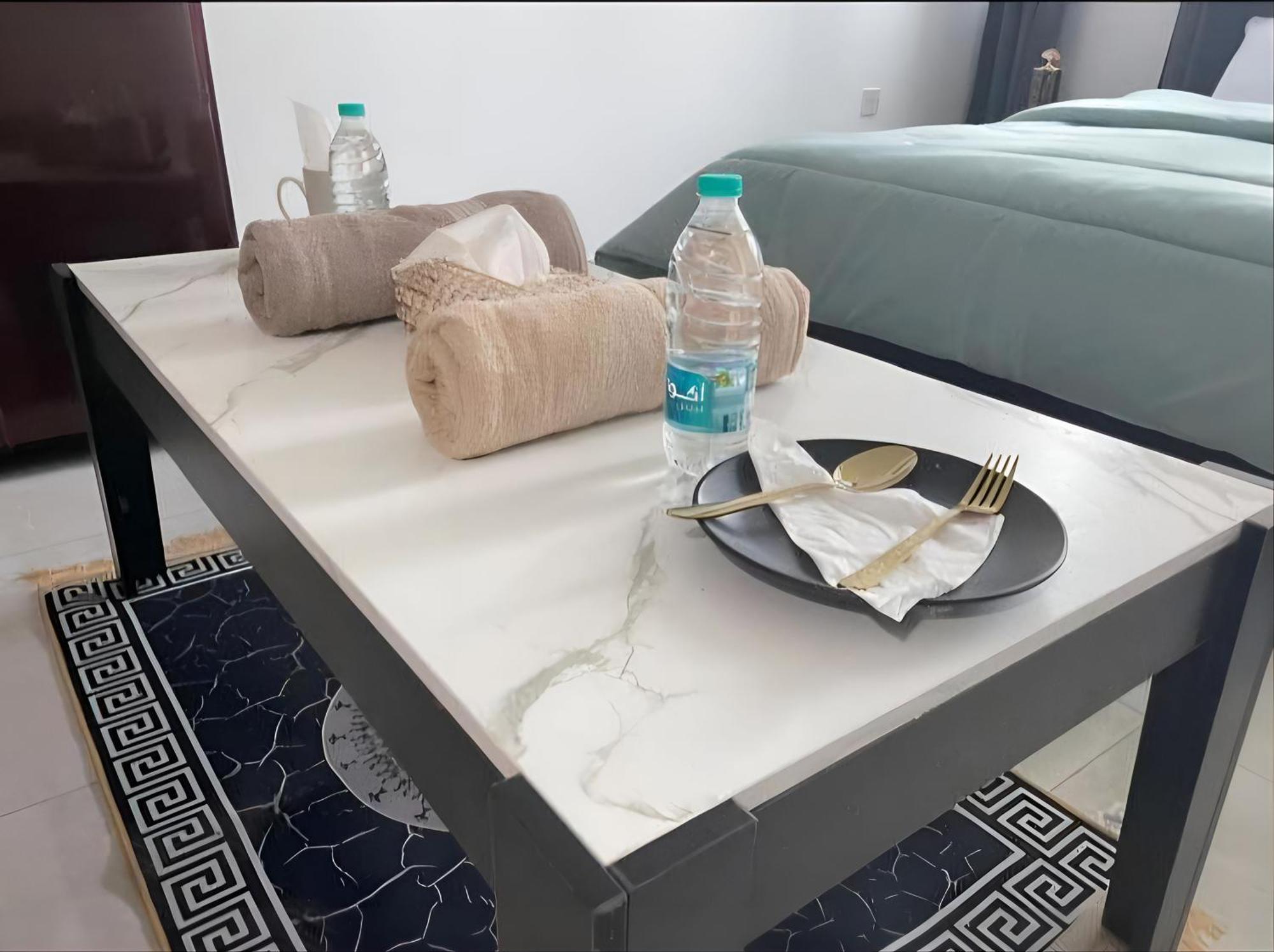 Corniche Street - Extremely Unique Room Abu Dhabi Eksteriør billede
